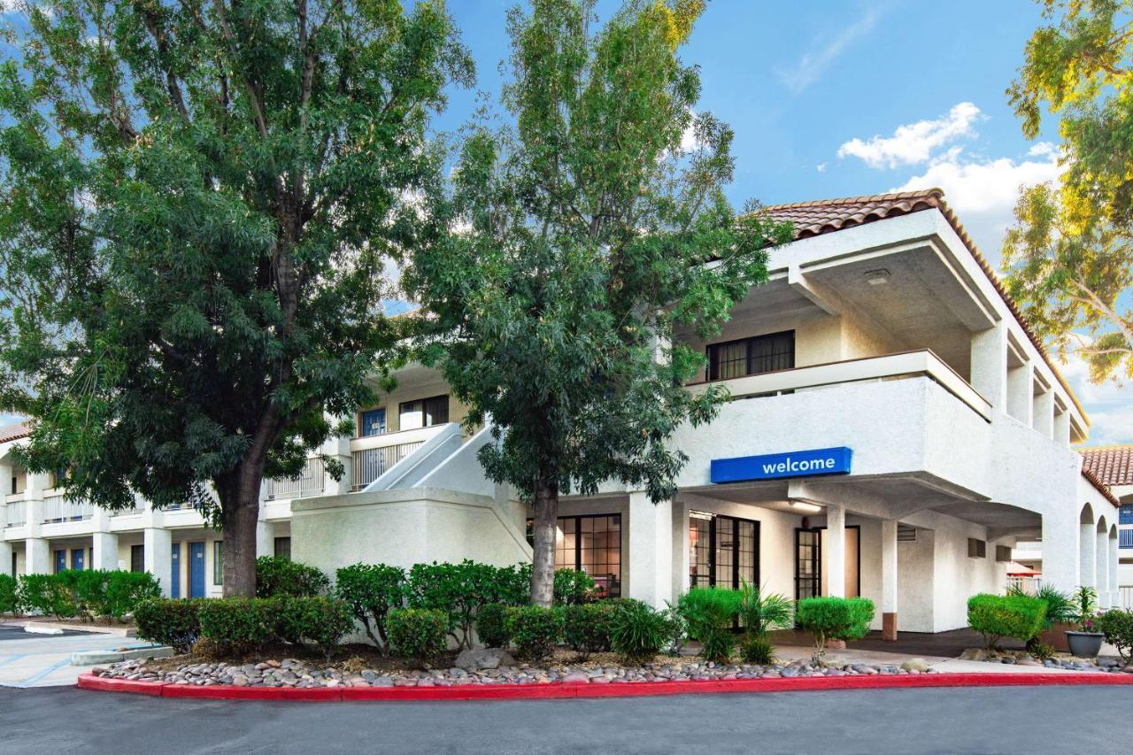 6-thousand Oaks, Ca 2*
