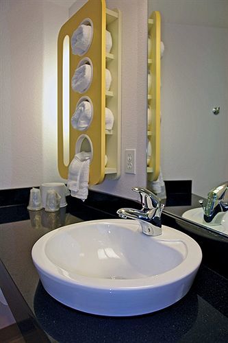6-thousand Oaks, Ca Hotel 2*